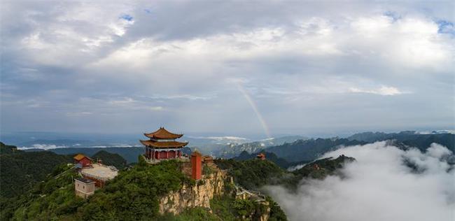 惊艳!慈利四十八寨景点上空现彩虹美景