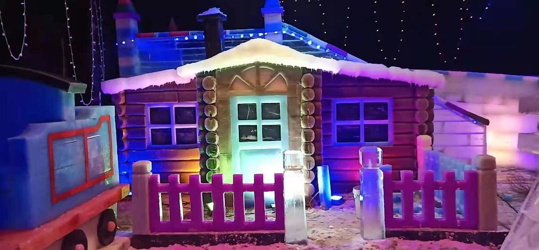 河南托小火车冰雕厂家地址询价咨询