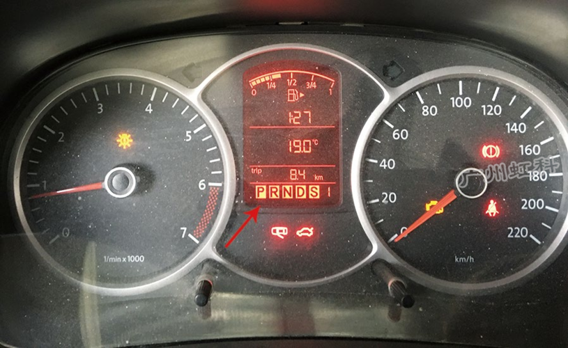 应用案例2010款大众朗逸车组合仪表上的档位指示灯同时点亮