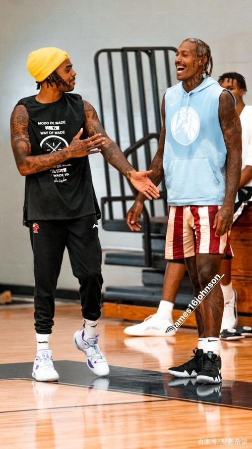 拉塞尔训练穿搭:毛线帽 cba球裤,两双韦德之道全城8新