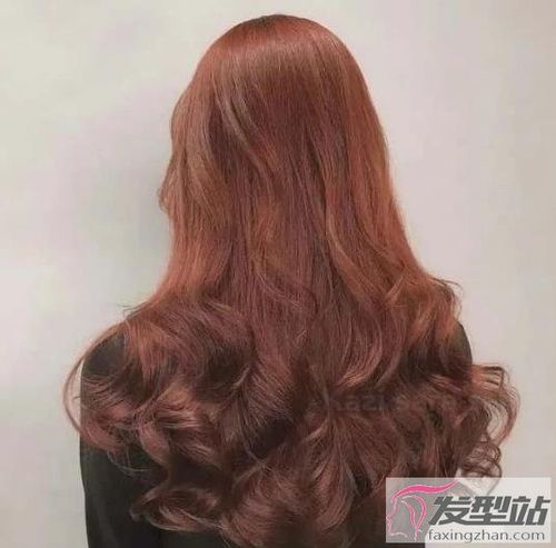 长头发怎么烫好看?长卷发造型推荐,只看背影就心动