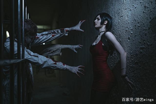 俄罗斯小姐姐cos《生化危机2:重制版》艾达王,超级好看