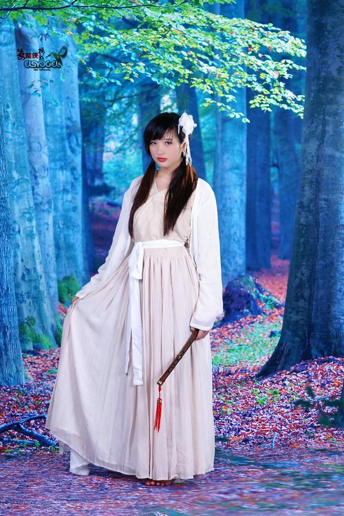 秀气古装小龙女小蔡蔡