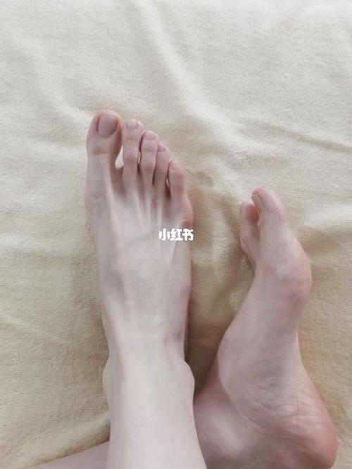 巨有骨感的脚丫子_脚美甲_骨感_美妆_美甲