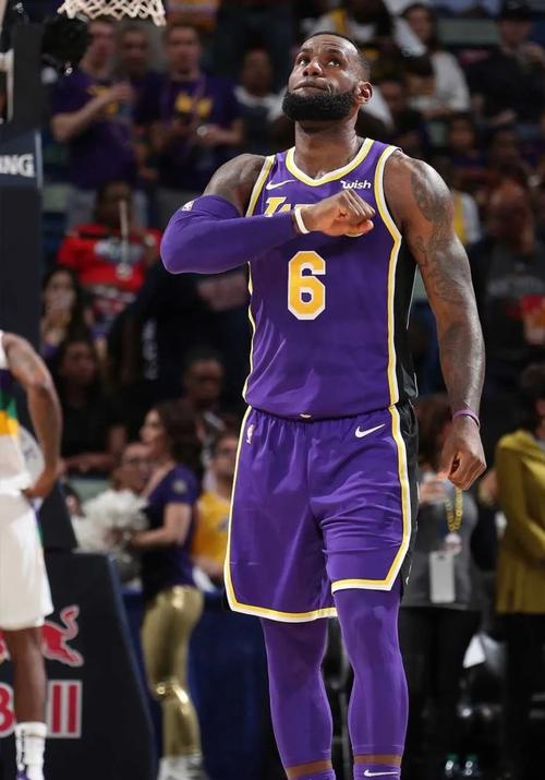 湖人官方宣布詹姆斯将在下赛季身披6号球衣!紫金6号正式上线