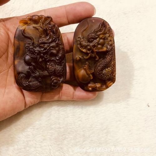 荧光浮水龙涎香琥珀蜜蜡吊坠展会,旅游景点工厂批发直销直播爆款