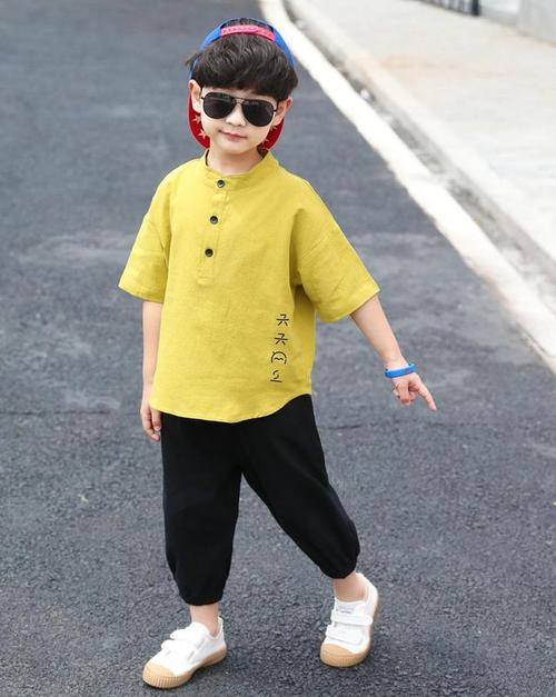 这几种男童穿搭帅气又个性,妈妈