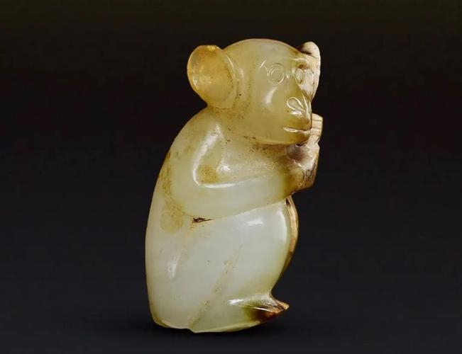 战国 白玉猴 2021香港春拍 高溢价成交玉器精选