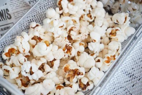 地摊儿小吃爆米花,无油无糖减肥也能吃,全部开花烤箱