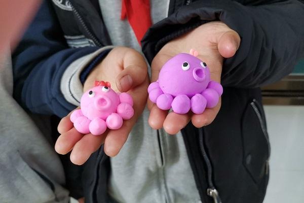 济南高新区小杜家小学举行橡皮泥手工制作大赛