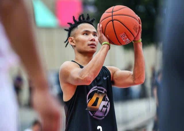 吴悠篮球水平究竟如何?单挑挑衅各路nba球星全部被完爆!