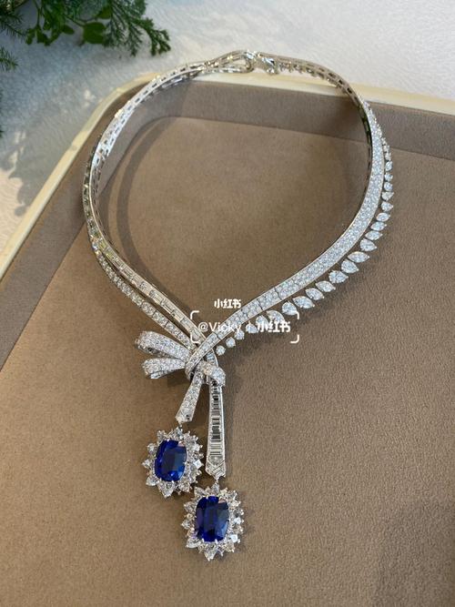 蓝宝石_梵克雅宝怎么样_珠宝_日常穿搭_van cleef_耳环_钻石_项链