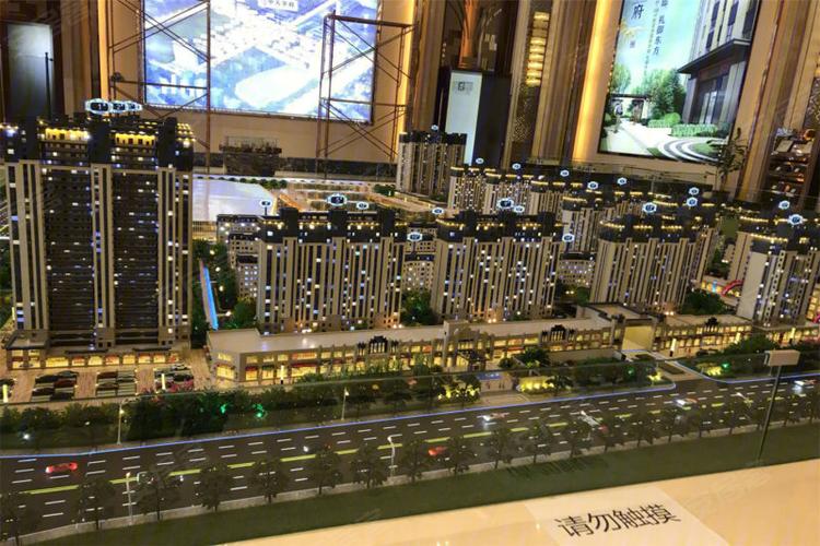 中天华府,向海大道与友谊街交会处-盘锦中天华府二手