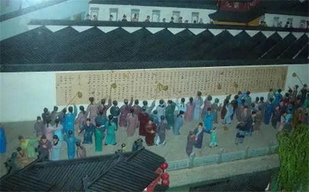 此人参加科举落榜,考生们愤愤不平