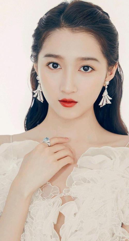 美少女关晓彤,甜美迷人,清纯靓丽