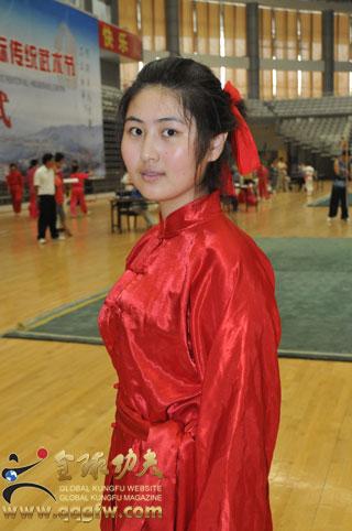 美女助阵国际传统武术节
