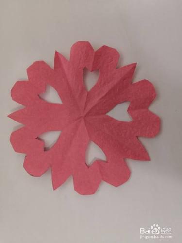 幼儿手工心形纹样窗花剪纸