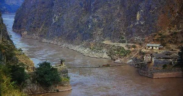 世界上最古老的铁索桥——永平霁虹桥