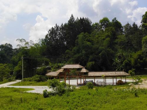 海南五指山市水满乡毛纳村乡村旅游示范点:毛纳(咕嗄缘黎族风情村).