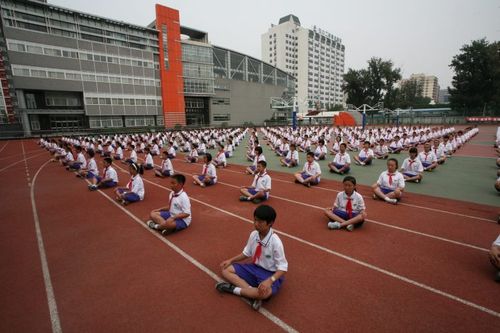 拼搏奋斗锻炼意志做最给力的中关村中学人记2014届初一入学教育