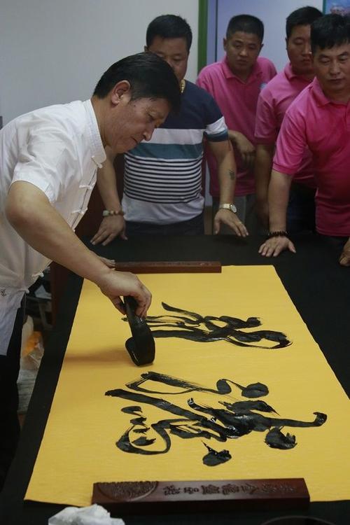 太极书法家胡建平丨力透纸背,龙飞凤舞