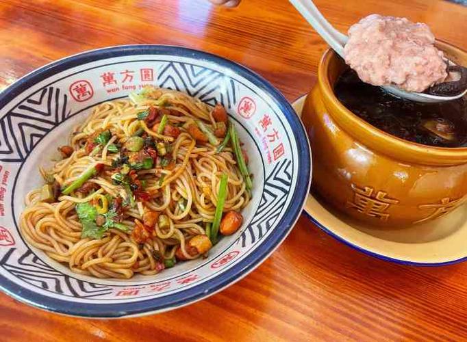 万方圆拌粉瓦罐汤汕头长江路店