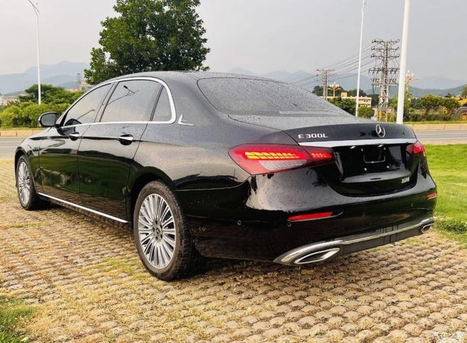 奔驰e300l尊贵指导价5358w