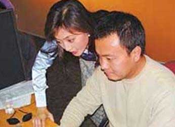 原华两任老公-原华儿子11岁长相像爸