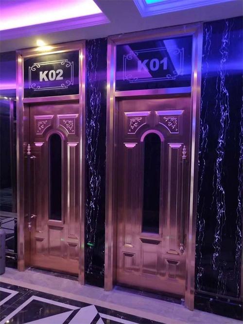 包厢ktv门