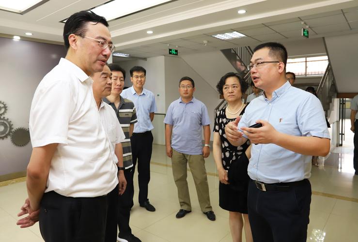 淄博市周村区委书记沙向东一行至创业学院参观交流