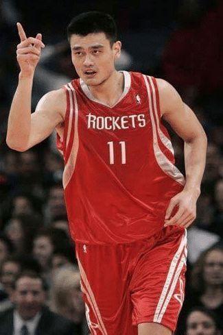 作为在nba打球时间最久的中国球员,姚明退休后每个月可领多少钱