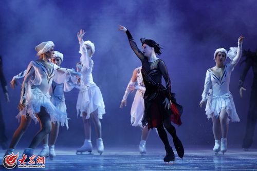 美轮美奂!济南上演"冰上天鹅湖"