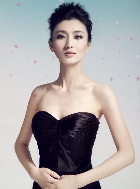 明星斓曦娱乐圈影视演员被誉为演艺圈古典气质美女