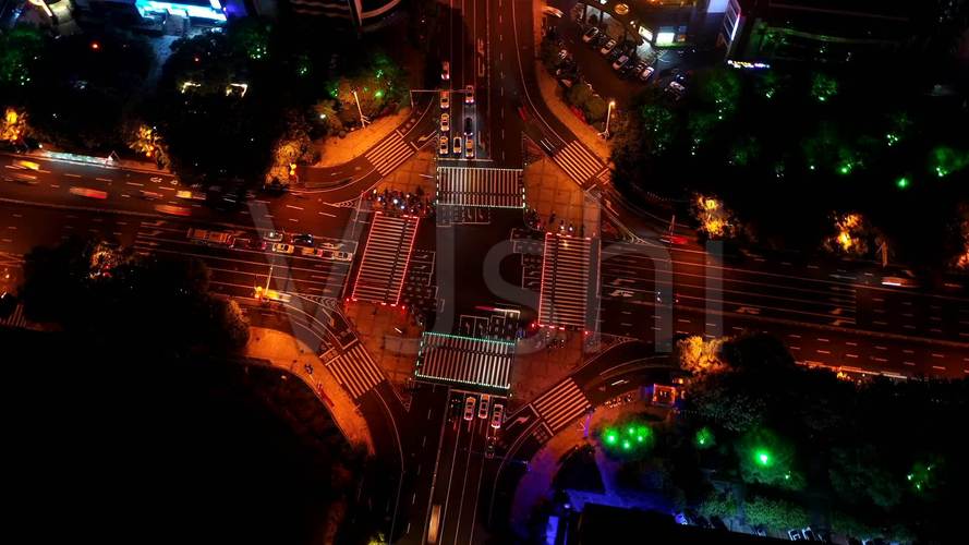 十字路口夜景延时摄影