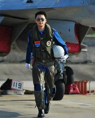 她就是东海救助局 飞行救助队机长— 宋寅! 全国