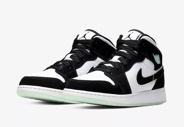 鞋狗airjordan1夜光熊猫配色mid官方曝光觉得怎么样