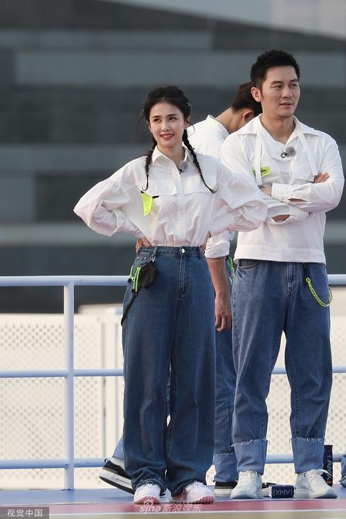 白鹿奔跑吧黄河2路透图曝光双马尾搭白衬衫可爱减龄