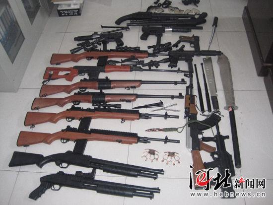 深泽县整治非法贩卖管制器具收缴仿真枪18支(图)