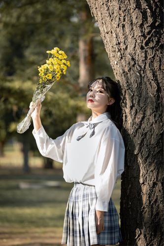 贾豆豆的写真摄影作品《公园女孩》