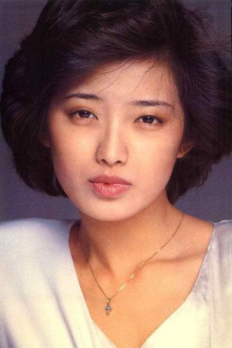 曾经红极日本的一代传奇偶像!山口百惠年轻的时候有多美?