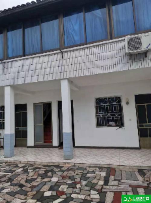 出售奉化区莼湖镇牌门头村精装落地房