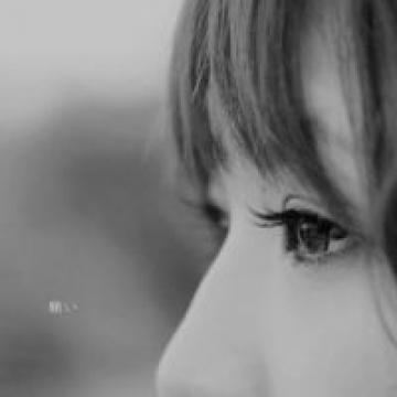 樱花落满地殇,女生头像图片-回车桌面