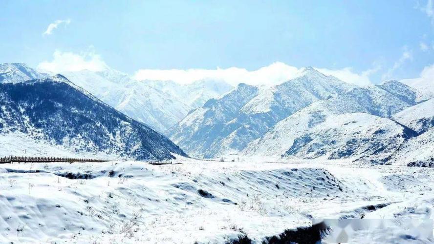 《积石雪景》