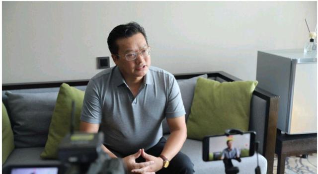 周兆成律师在错位28年的人生中得到了双方当事人的好评,在姚策需要