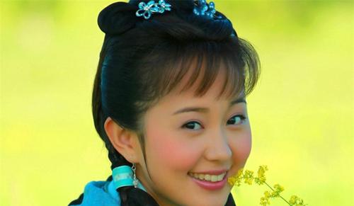 孙耀琦,有双灵动的大眼睛,笑起来更是非常的灿烂