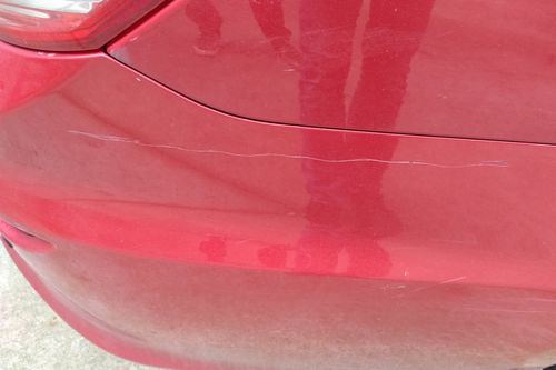               伤痕较浅,未露底漆