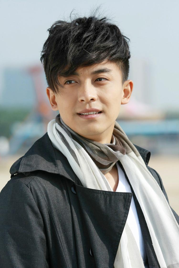 李佳航