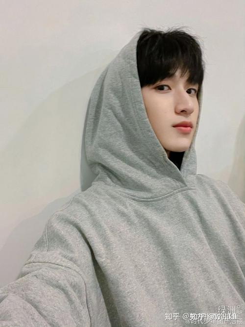 好啦好啦看看我们严浩翔吧