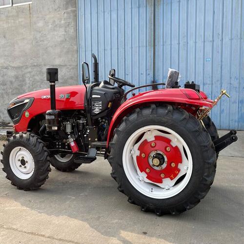 带旋耕四轮拖拉机 农用四轮拖拉机厂家 履带式耕地施肥拖拉机