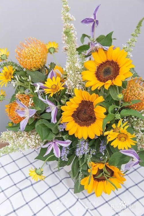 插花教程 | 雨后盛开的向日葵